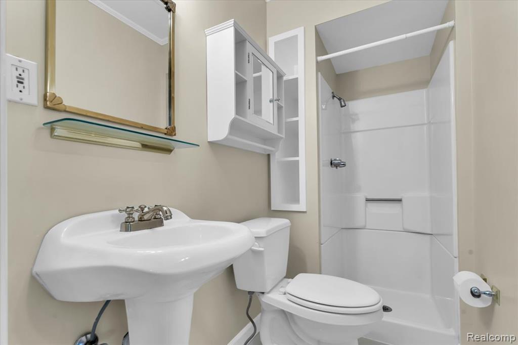 778 Troywood Drive, Troy, MI 48083 — Photo 19