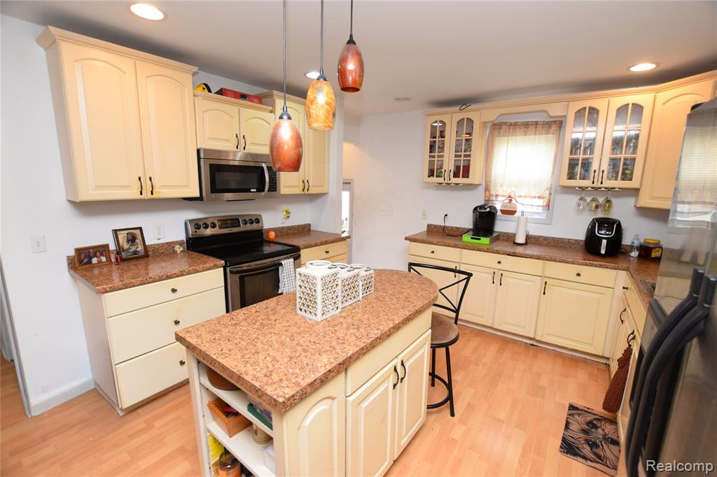 4301 Pengelly Road, Flint, MI 48507 — Photo 3