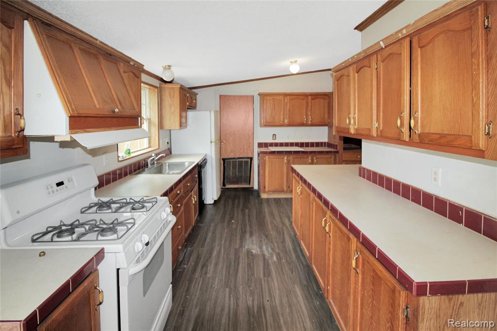 7175 Ozga Street, Romulus, MI 48174 — Photo 11