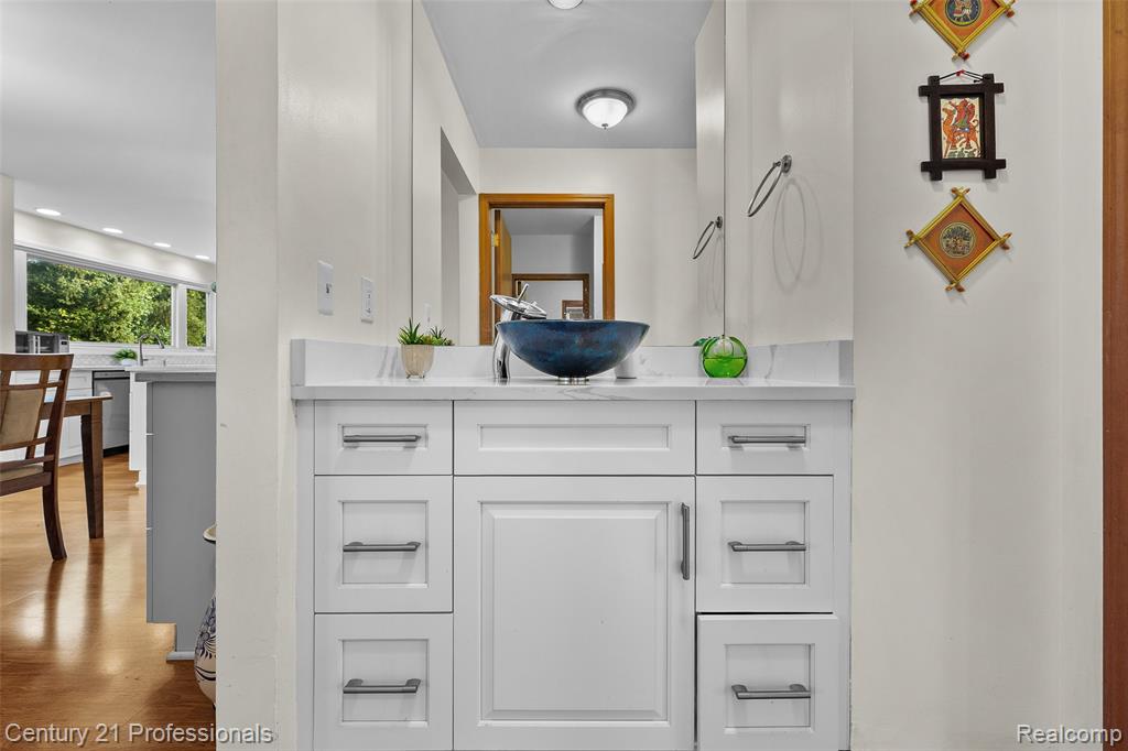 4310 Birch Run Drive, Troy, MI 48098 — Photo 18