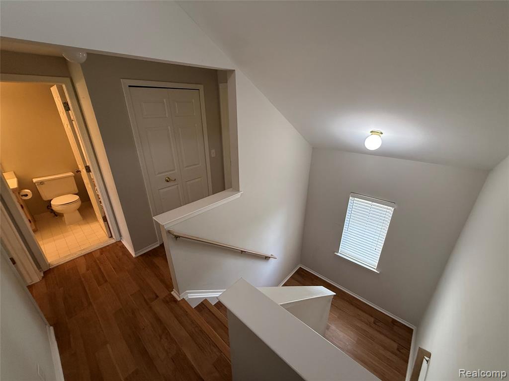 7059 Colonial Oaks Drive, Waterford, MI 48327 — Photo 23