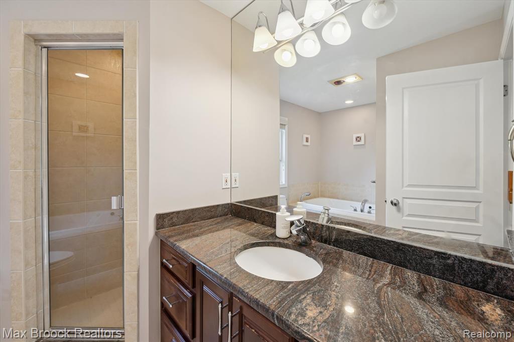 5745 Eastman Boulevard, West Bloomfield, MI 48323 — Photo 26