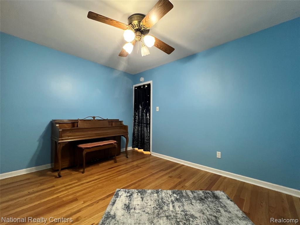 8571 Cranston Street, Westland, MI — Photo 12