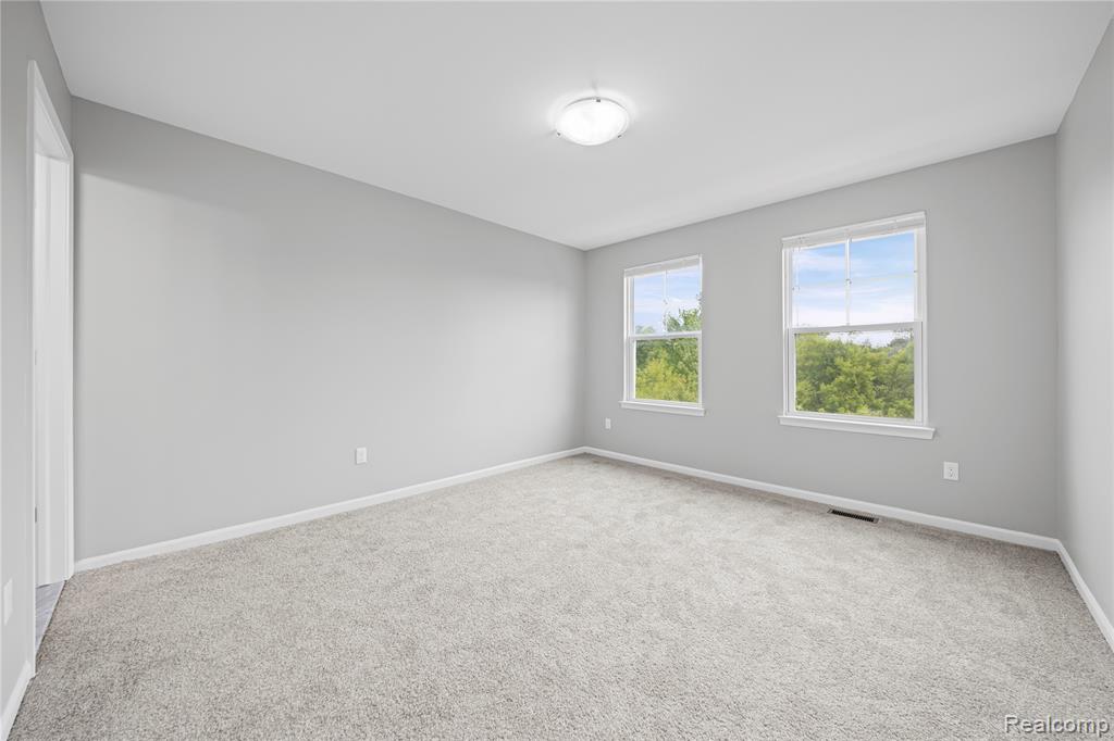 4592 Bradley Circle, Troy, MI 48085 — Photo 12