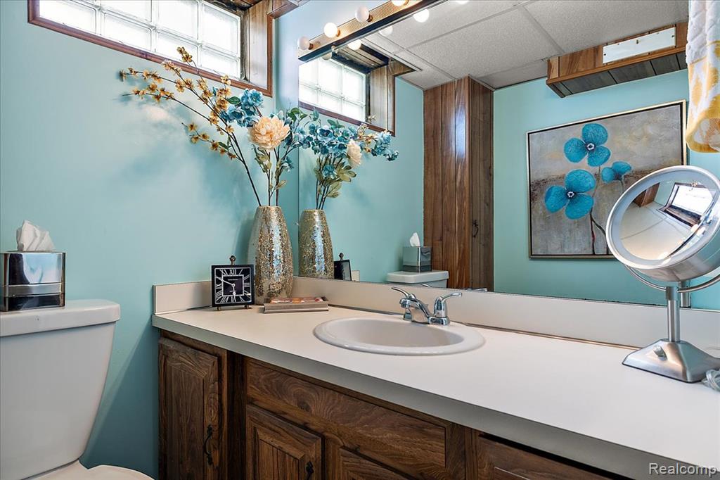 436 W Sunnybrook Drive, Royal Oak, MI 48073 — Photo 42