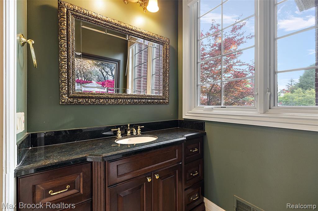 7428 Foxburg Court, Clarkston, MI, 48348