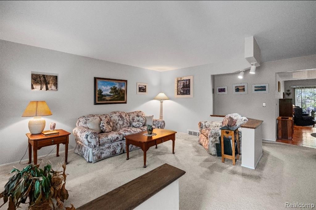 439 Windmill Point Drive, Flushing, MI 48433 — Photo 15