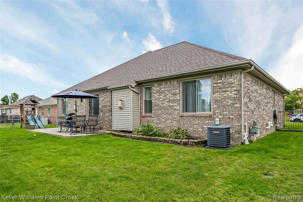 54690 Shady Creek Drive, New Baltimore, MI 48047 — Photo 39