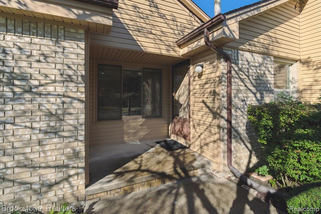 41424 AMBERCREST Drive, Sterling Heights, MI 48314 — Photo 4