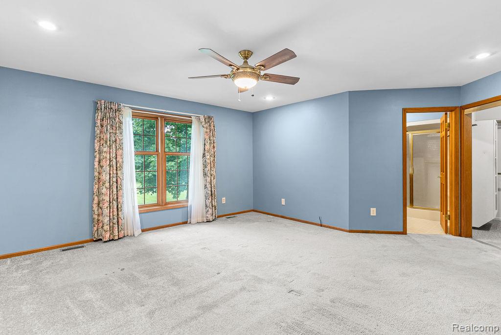 9482 Graytrax Road, Grand Blanc, MI 48439 — Photo 28