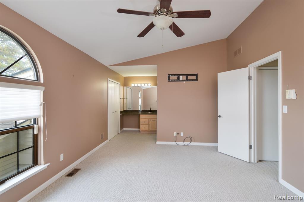 5762 DRAKE HOLLOW Drive W, West Bloomfield, MI — Photo 12