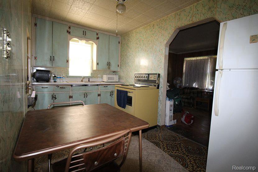 6123 E ATHERTON Road, Burton, MI 48519 — Photo 8