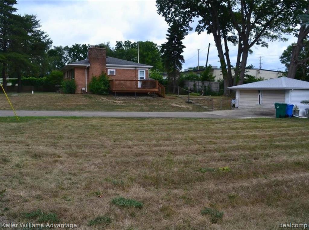 8336 LAGOON Street, Commerce Twp, MI 48382 — Photo 20