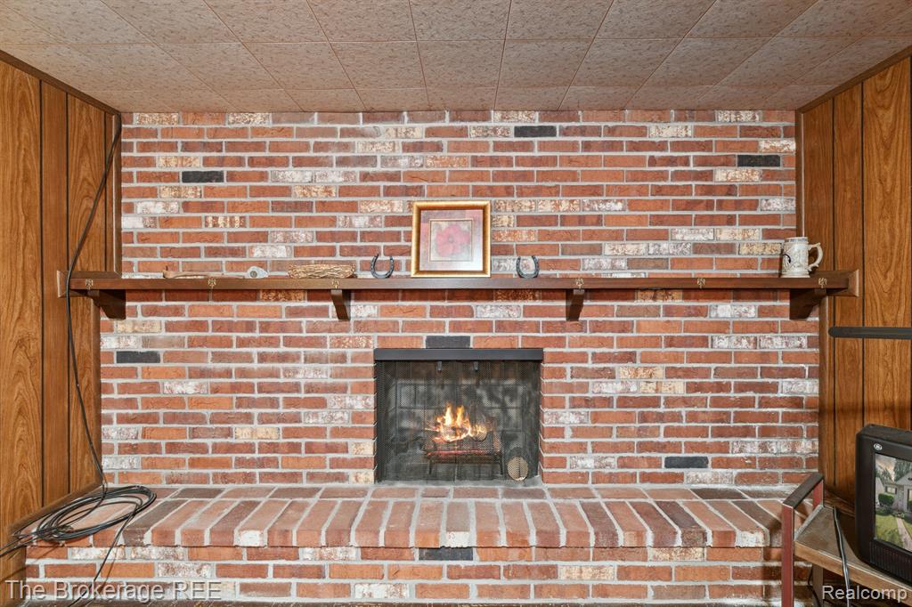 812 E Atherton Road, Flint, MI 48507 — Photo 24
