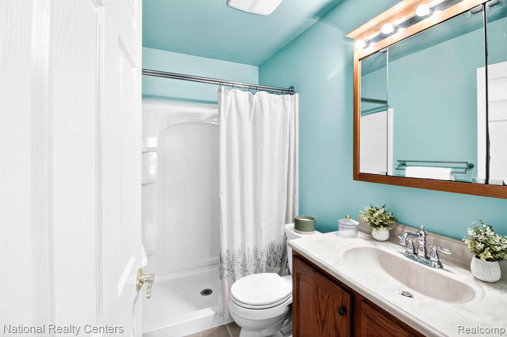8880 Marlowe Avenue, Plymouth, MI 48170 — Photo 19