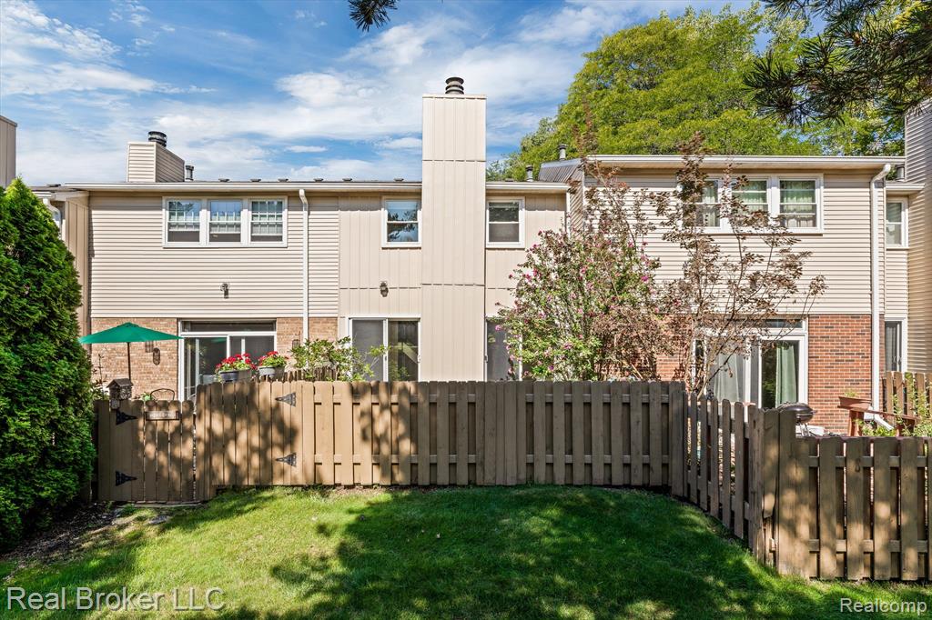1448 BRENTWOOD Drive, Troy, MI 48098 — Photo 27