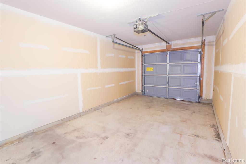 855 BRANDON Avenue, Pontiac, MI 48340 — Photo 24