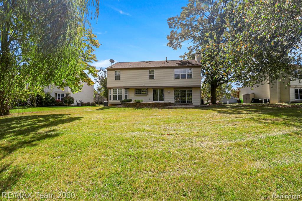 45225 Yorkshire Drive, Novi, MI — Photo 54
