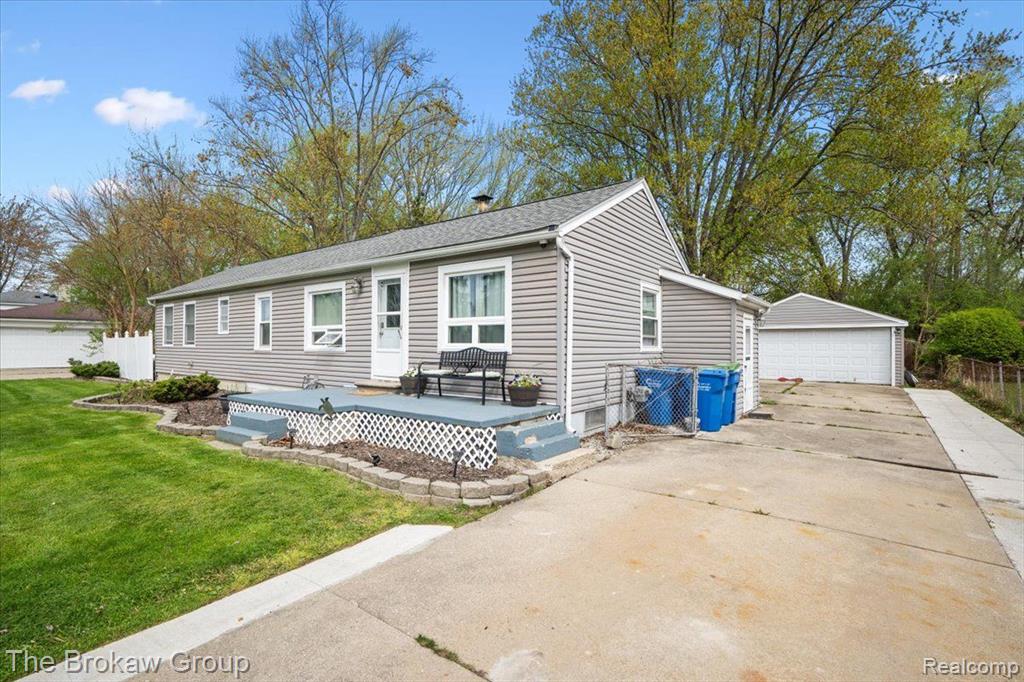 4145 HILLCREST Drive, Warren, MI 48092 — Photo 5