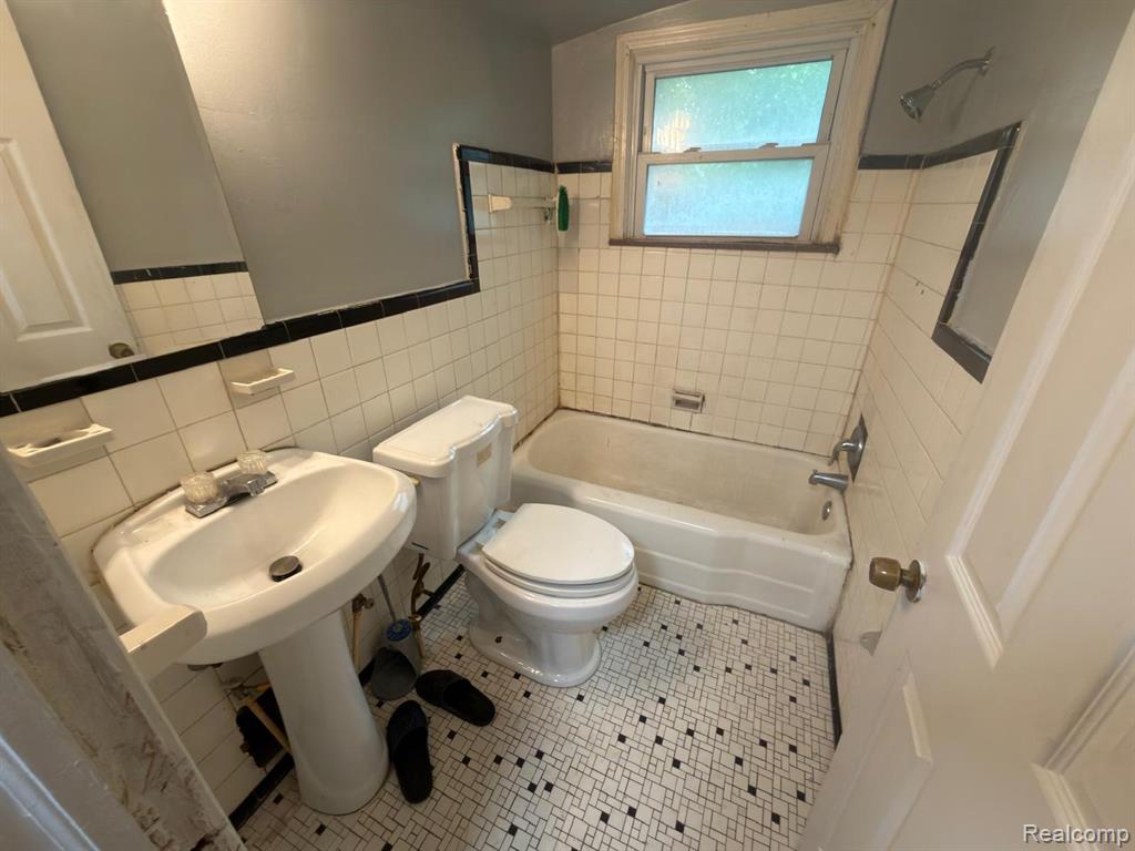 8837 Evergreen Avenue, Detroit, MI 48228 — Photo 10