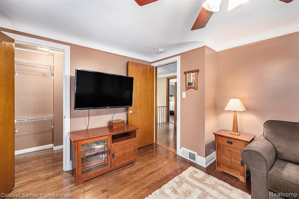 1358 Harvard Road, Grosse Pointe Park, MI 48230 — Photo 29