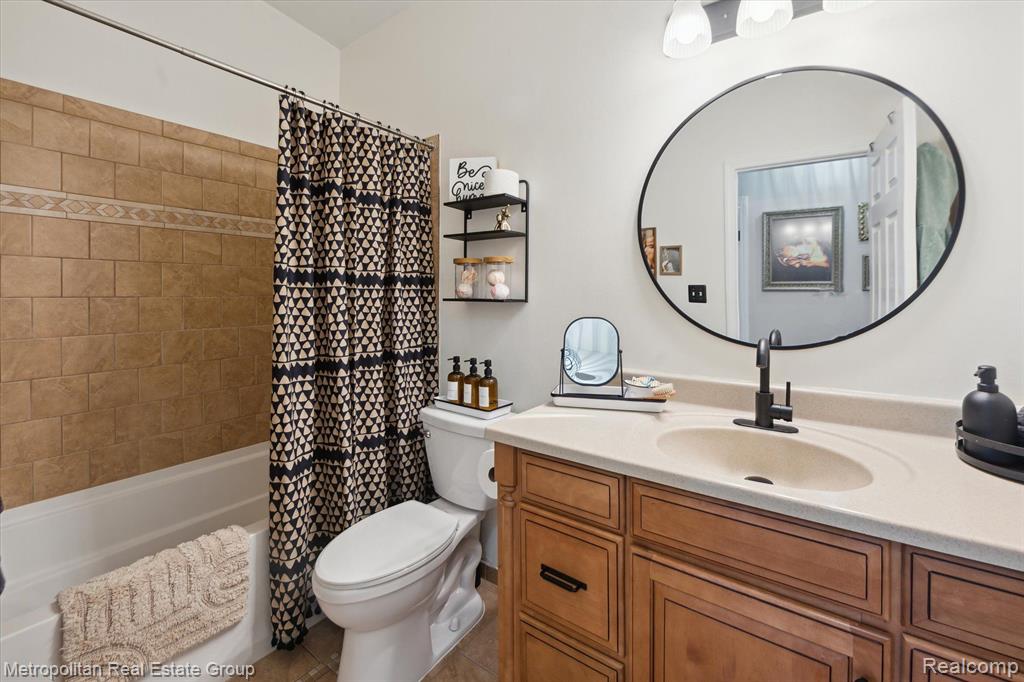 9327 LAKE CREST Drive, Whitmore Lake, MI 48189 — Photo 18