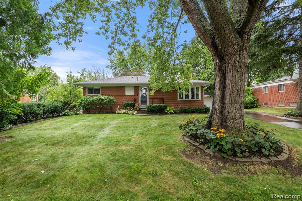 920 Elira Road, Waterford, MI 48328 — Photo 26