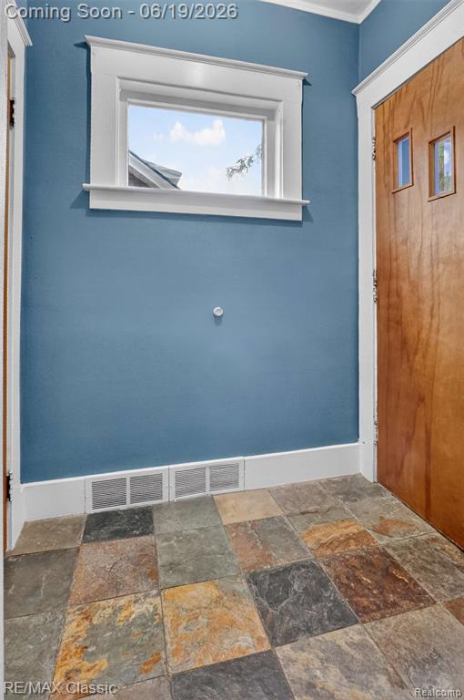 561 W Saratoga Street, Ferndale, MI 48220 — Photo 7