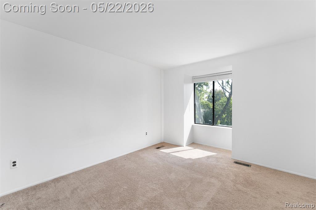 32105 W 12 Mile Road, Farmington, MI 48334 — Photo 23