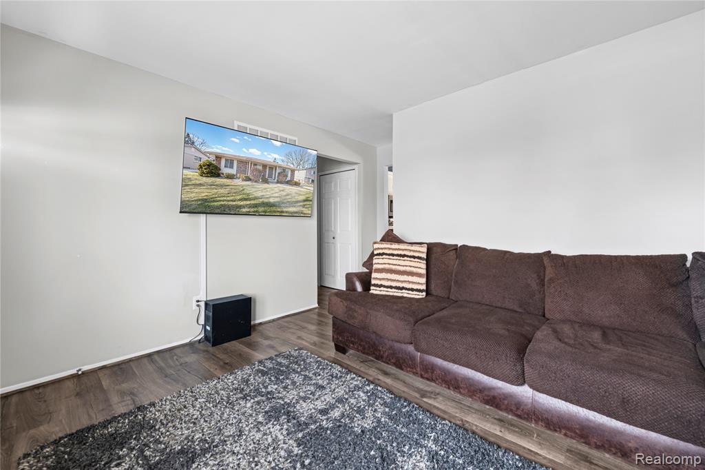42719 Walker Street, Clinton Twp, MI 48038 — Photo 6