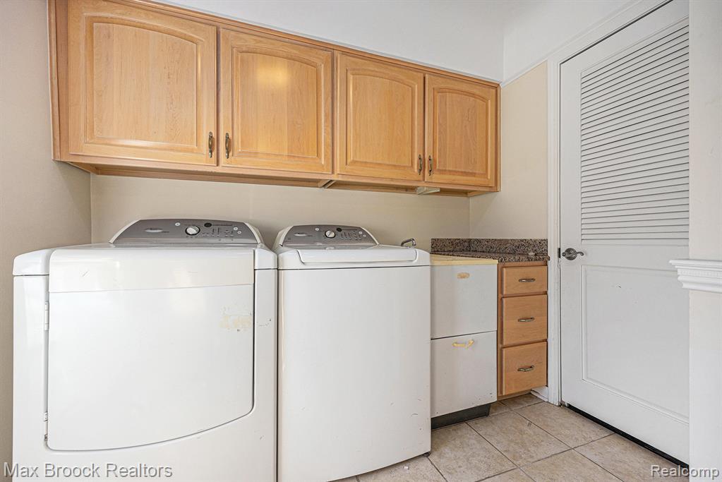 60 E Hurst Drive, Troy, MI 48085 — Photo 8