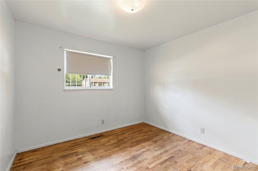 5428 Farmhill Road, Flint, MI 48505 — Photo 21
