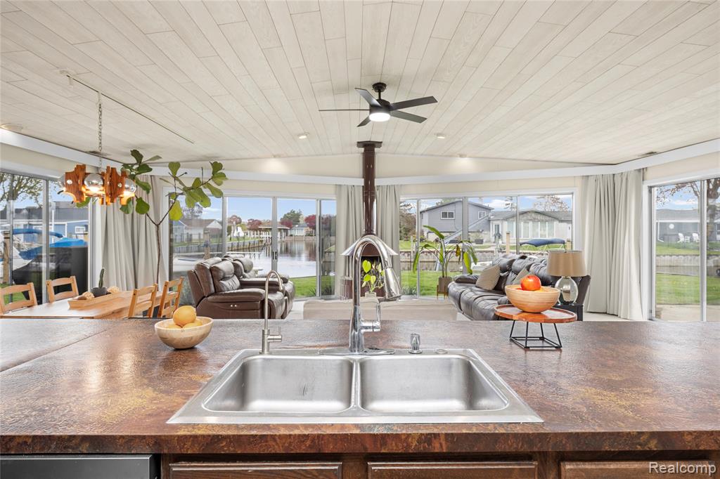 38027 Mallast Street, Harrison Township, MI — Photo 14