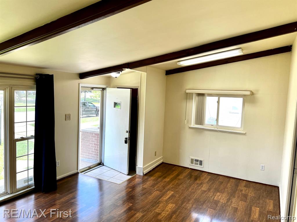 31030 E COUSINO Drive N, Warren, MI 48092 — Photo 5