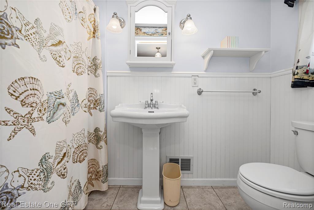 5871 Manor Drive, Fort Gratiot, MI 48059 — Photo 23