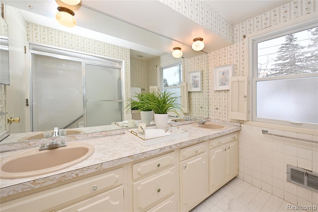 488 Bryn Mawr Street, Birmingham, MI 48009 — Photo 24