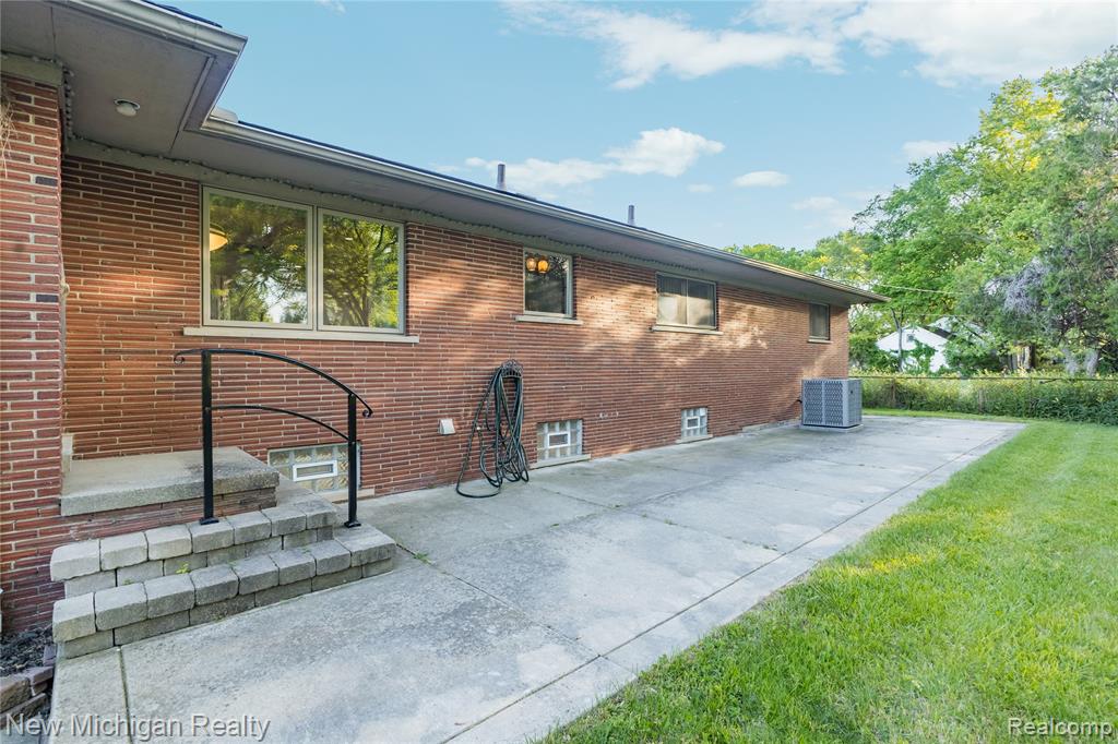 8359 Chicago Road, Warren, MI 48093 — Photo 64