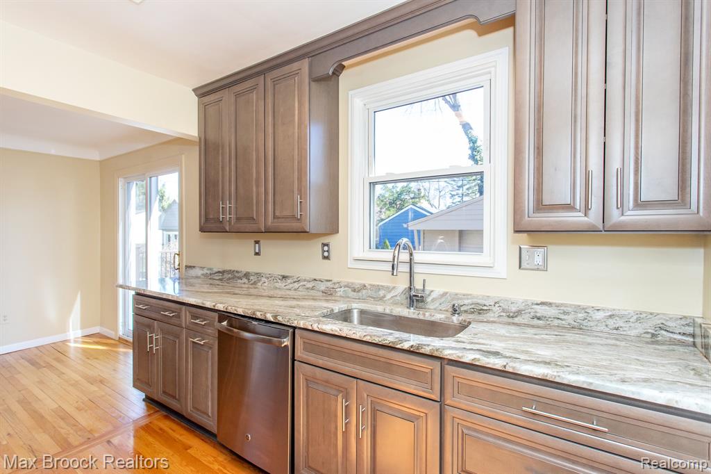 718 Meadowdale Street, Ferndale, MI 48220 — Photo 12