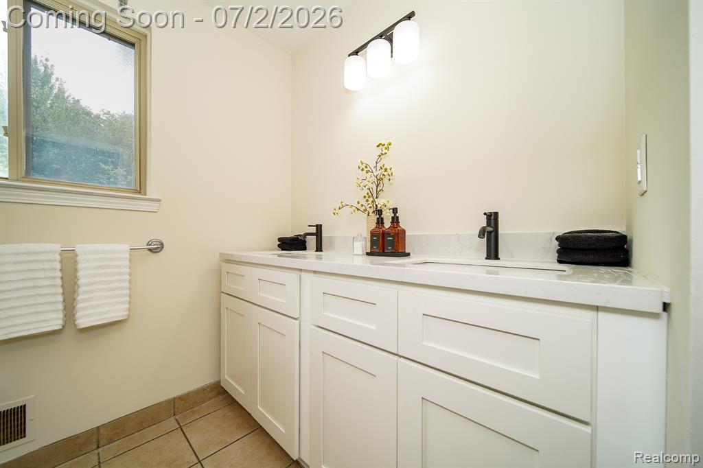 5558 Bedell Road, Sterling Heights, MI 48310 — Photo 51