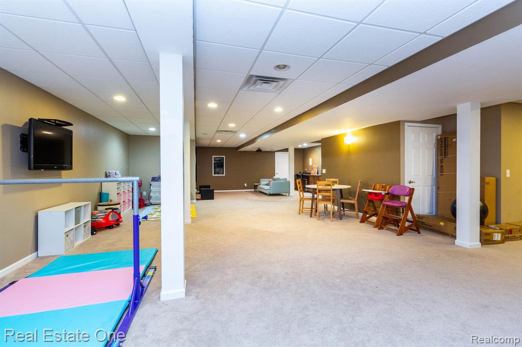 6536 Chatham Circle, Rochester Hills, MI 48306 — Photo 50
