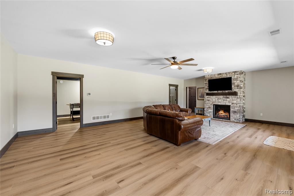 1920 Woodcreek Drive, Brighton, MI 48114 — Photo 31