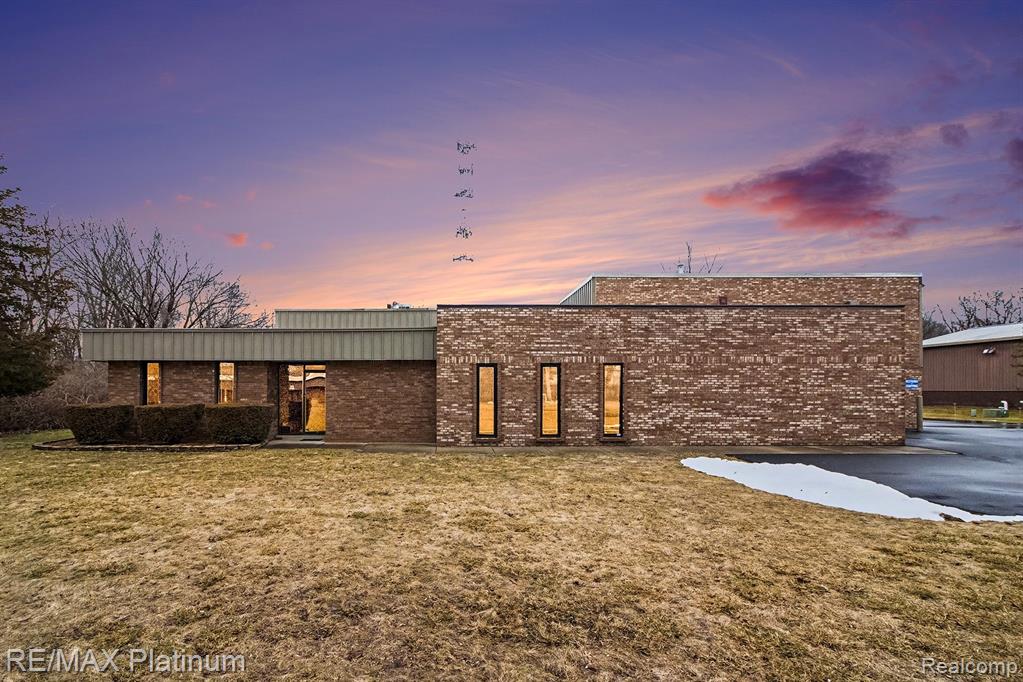 1200 HOLDEN AVENUE, Milford, MI, 48381