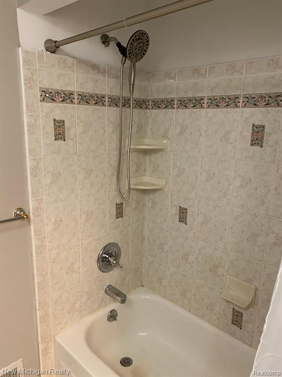 4791 ADMIRAL Drive, Sterling Heights, MI 48310 — Photo 16