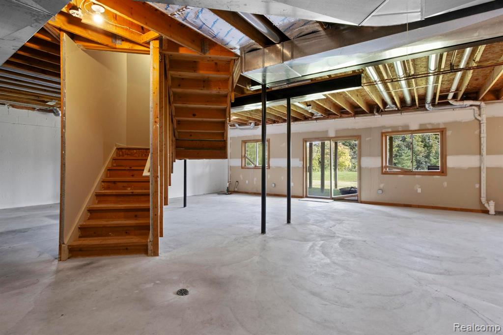 8978 WOODLORE SOUTH Drive, Plymouth, MI 48170 — Photo 43
