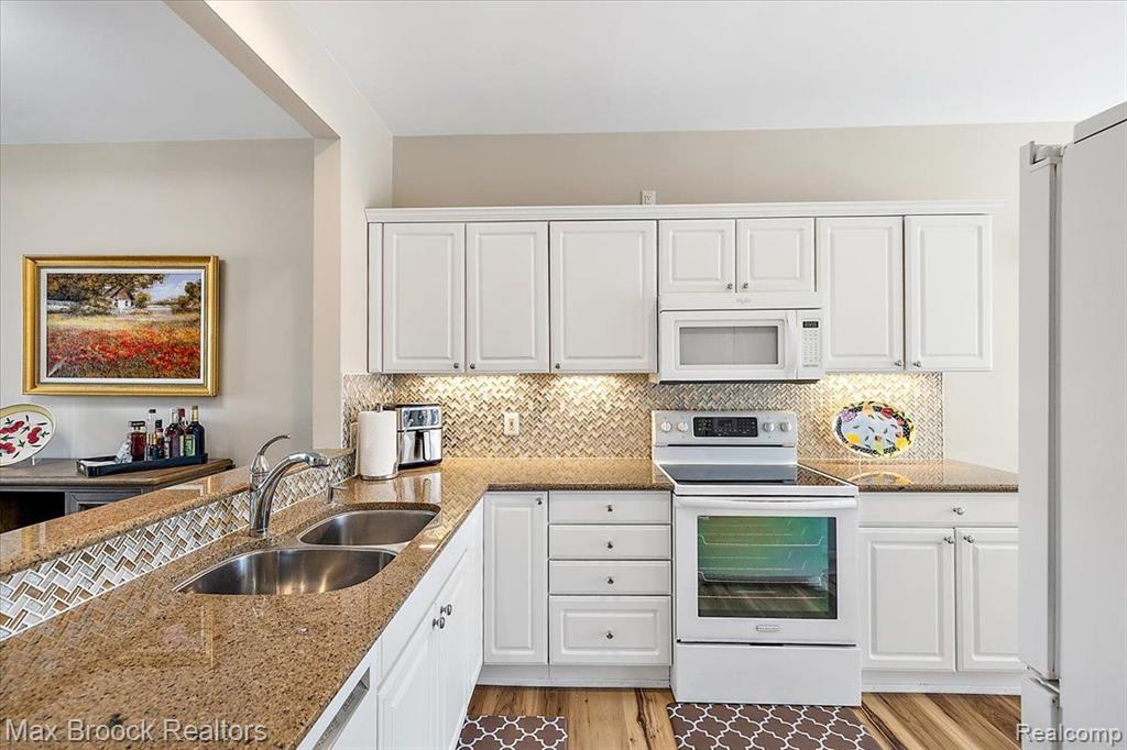 671 BROCKMOOR Lane, Bloomfield Hills, MI 48304 — Photo 6
