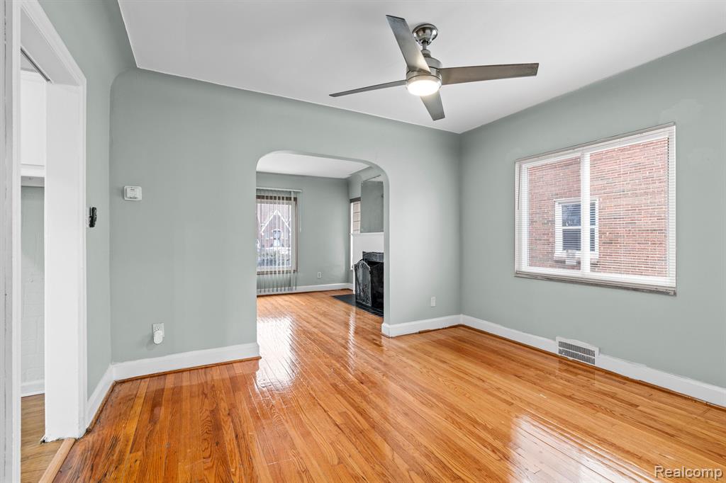 9550 ROBSON Street, Detroit, MI 48227 — Photo 5