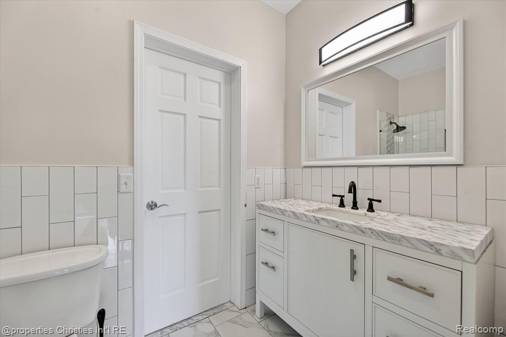 46625 Saltz Road, Canton, MI 48187 — Photo 38