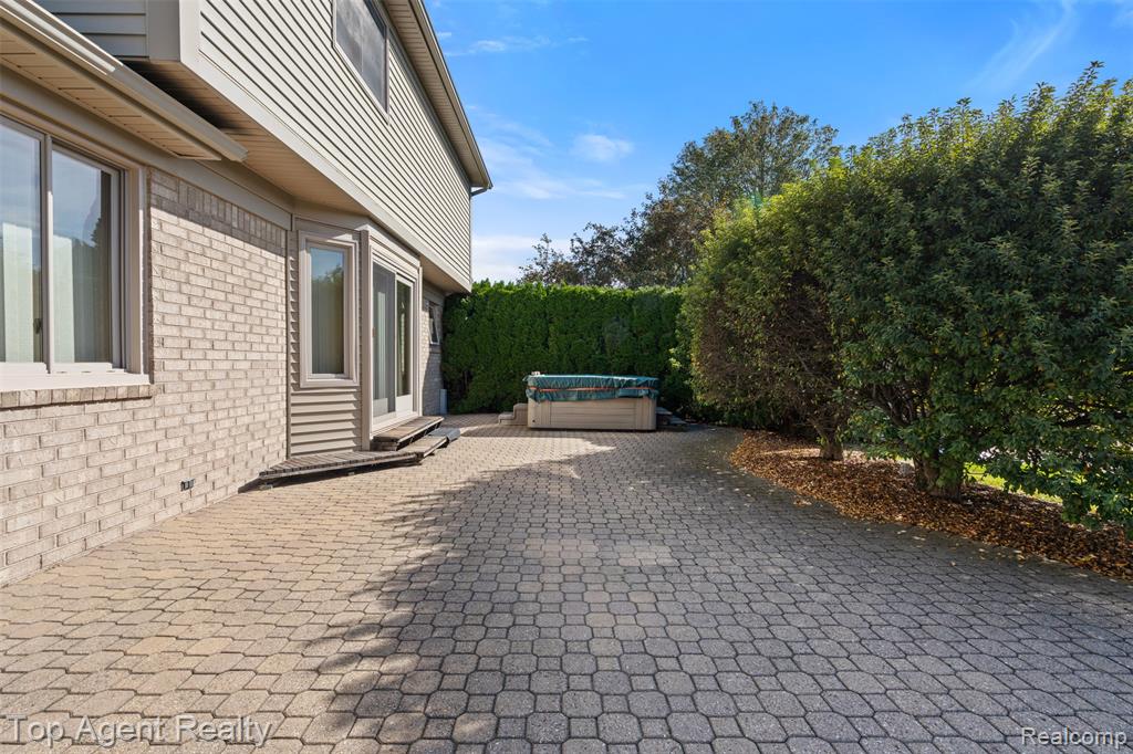 4430 Bayleaf Drive, Sterling Heights, MI 48314 — Photo 44
