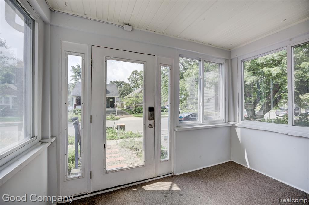 573 E Oakridge Street, Ferndale, MI 48220 — Photo 8