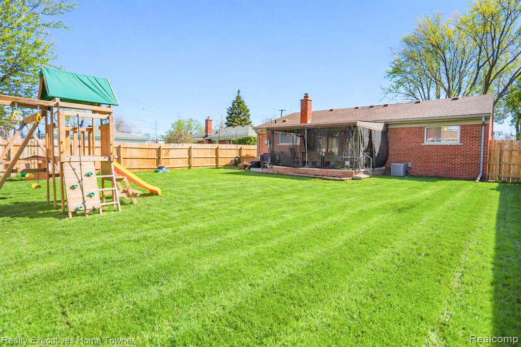 29847 Palomino Drive, Warren, MI 48093 — Photo 8